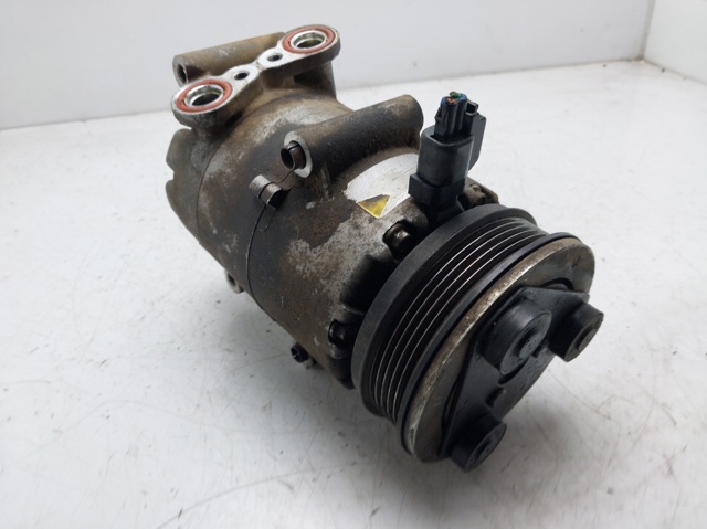 Sprężarka klimatyzacji 3M5H19D629DC FORD