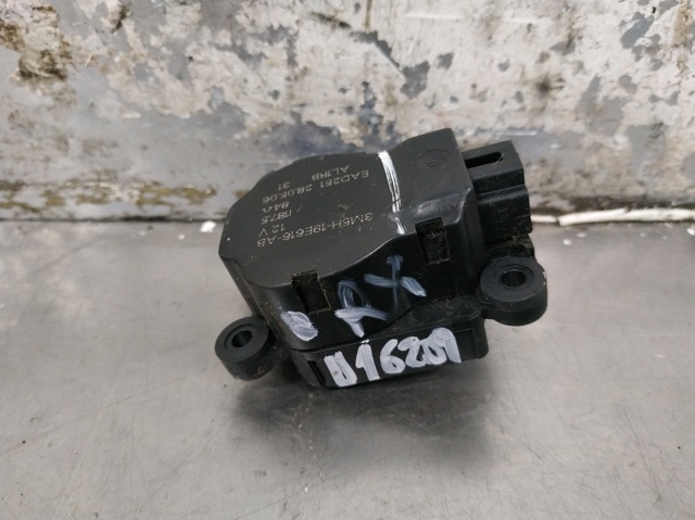 Silniczek klapy nagrzewnicy 3M5H19E616AB FORD