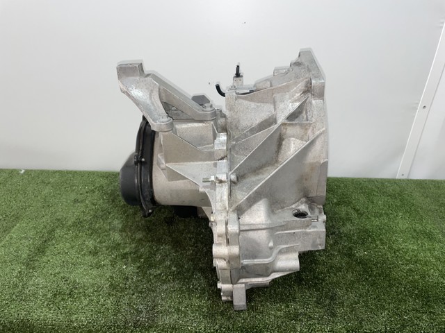 Mechaniczna skrzynia biegów w komplecie 3M5R7002ND FORD