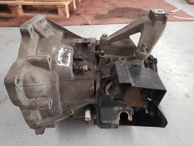Mechaniczna skrzynia biegów w komplecie 3M5R7002ND FORD