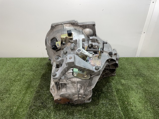 Mechaniczna skrzynia biegów w komplecie 3M5R7002YF MAZDA