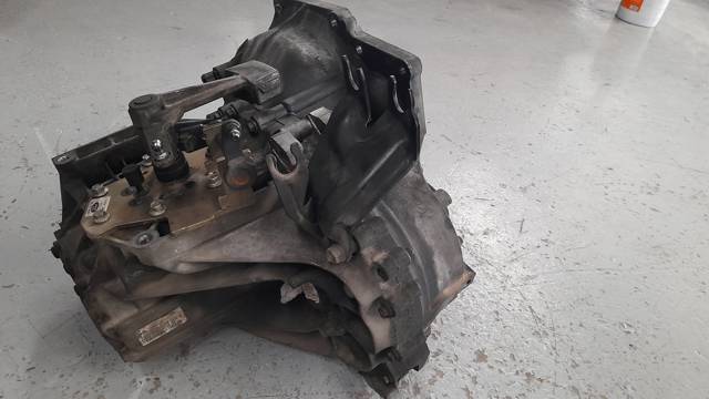Mechaniczna skrzynia biegów w komplecie 3M5R7002YF FORD