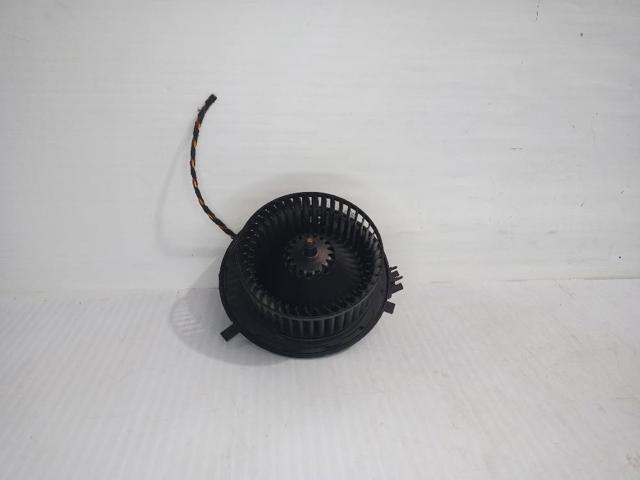 3Q1819021 VAG