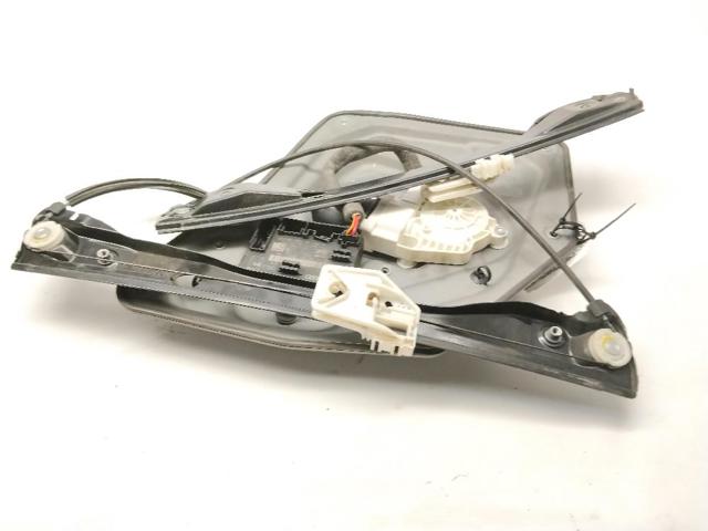 Mechanizm podnoszenia szyby drzwi przednich prawych 3T0837462A VAG
