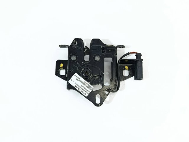 Zamek maski do Skoda SuperB 3U4