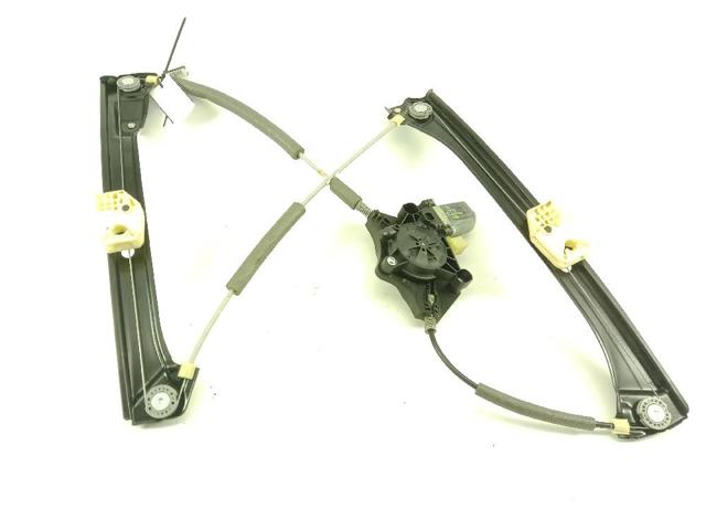 Mechanizm podnoszenia szyby drzwi przednich prawych 3V0837462A VAG