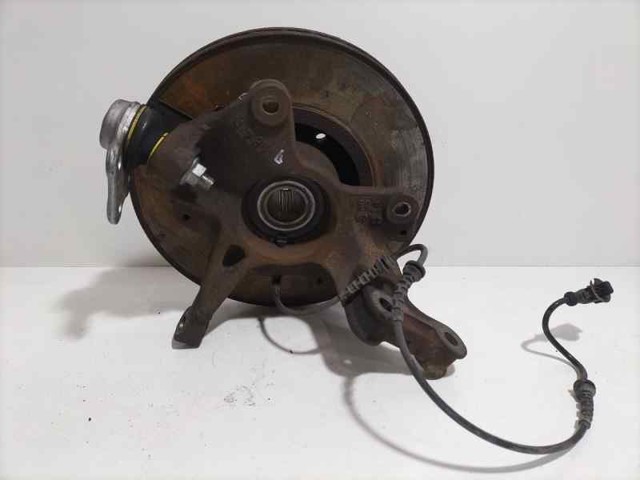 Czop (zwrotnica) przedni prawy 400147163R RENAULT
