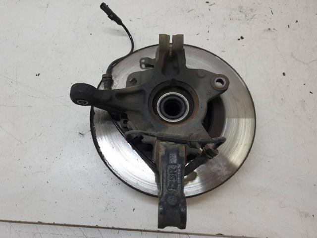 Czop (zwrotnica) przedni prawy 400147274R RENAULT