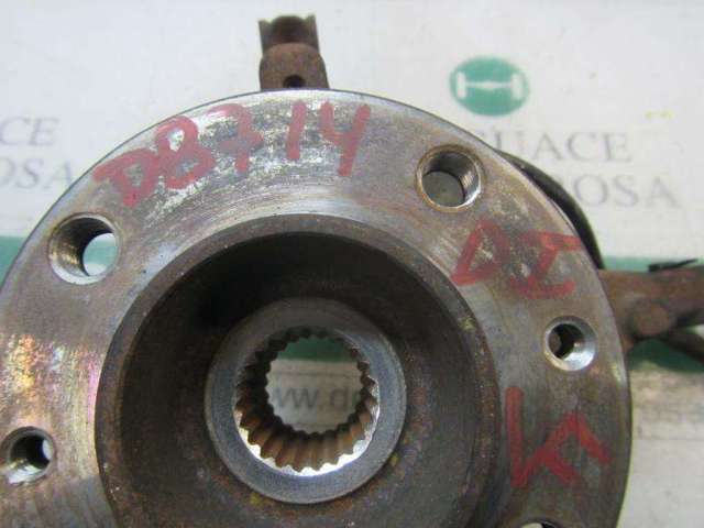 Czop (zwrotnica) przedni lewy 400151018R RENAULT