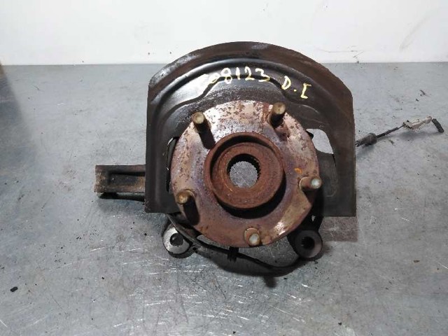 Czop (zwrotnica) przedni lewy 40015JY00A RENAULT