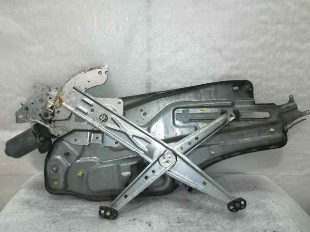 Mechanizm podnoszenia szyby drzwi przednich prawych 400371A RENAULT