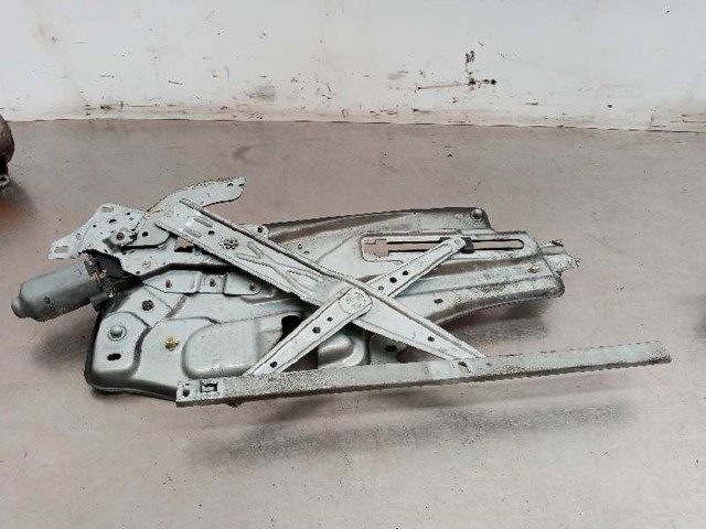 Mechanizm podnoszenia szyby drzwi przednich prawych 400371A RENAULT