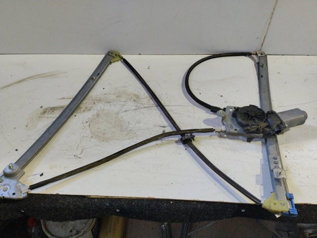 Mechanizm podnoszenia szyby drzwi przednich prawych 400569 RENAULT