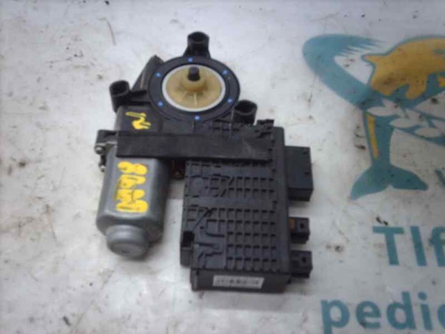 Mechanizm podnoszenia szyby drzwi przednich prawych 400964D PEUGEOT