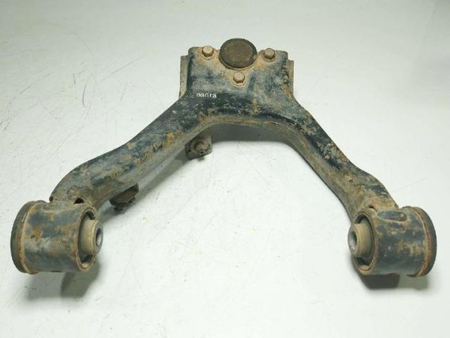 Wahacz zawieszenia przedniego prawy górny 4010A038 MITSUBISHI