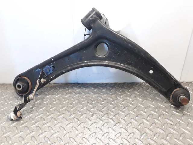 Wahacz zawieszenia przedniego dolny prawy 4013A010 MITSUBISHI