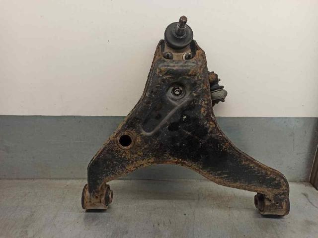 Wahacz zawieszenia przedniego dolny lewy 4013A087 MITSUBISHI