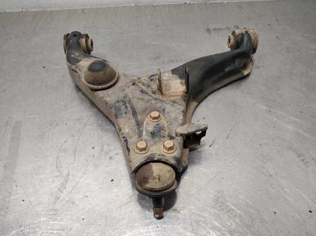 Wahacz zawieszenia przedniego dolny prawy 4013A088 MITSUBISHI