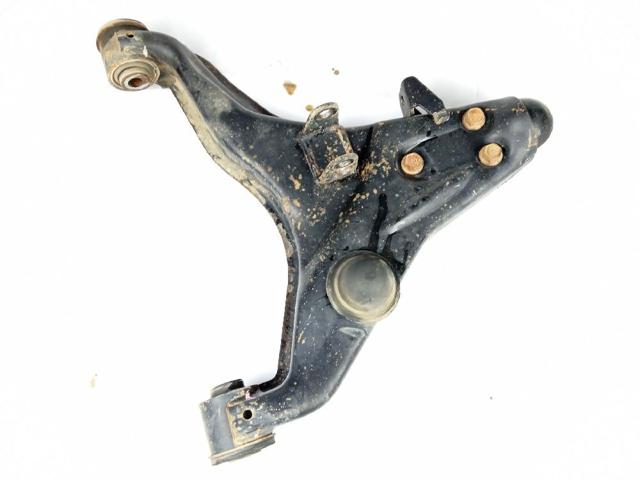 Wahacz zawieszenia przedniego dolny prawy 4013A088 MITSUBISHI