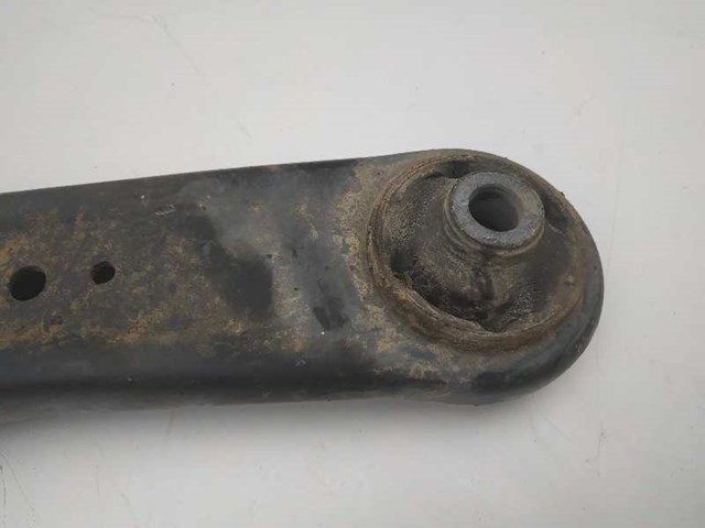 Wahacz zawieszenia przedniego dolny lewy 4013A281 MITSUBISHI