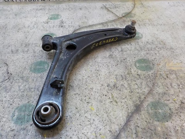 Wahacz zawieszenia przedniego dolny prawy 4013A282 MITSUBISHI