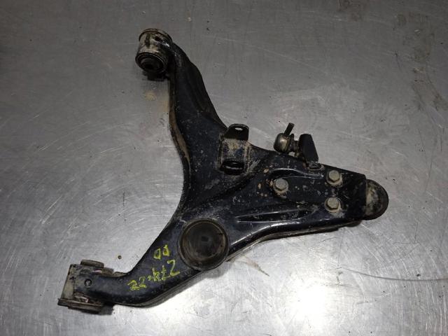 Wahacz zawieszenia przedniego dolny prawy 4013A330 MITSUBISHI