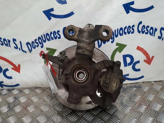 Piasta przednia 40202BU000 NISSAN