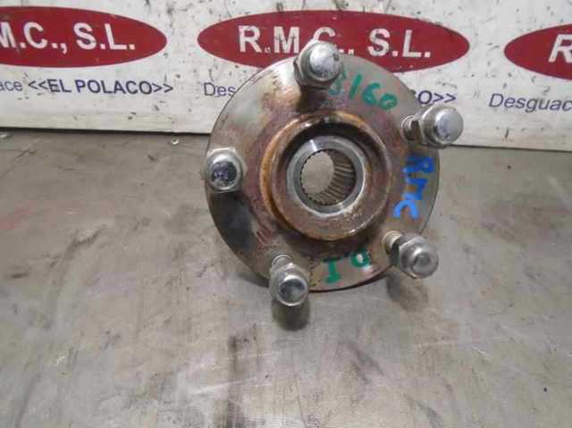 Piasta przednia 40202JG01B NISSAN