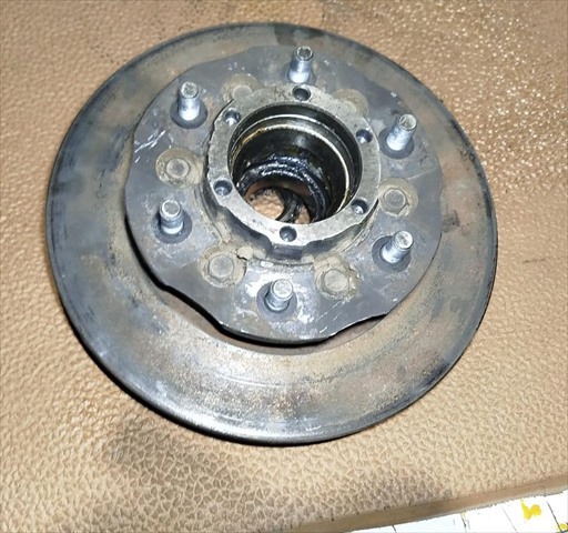 Tarcza hamulcowa przednia 402060F001 NISSAN