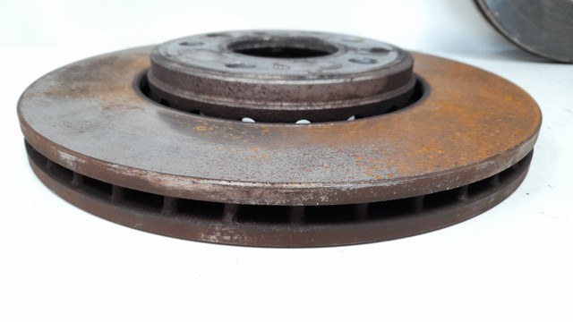 Tarcza hamulcowa przednia 402066949R RENAULT