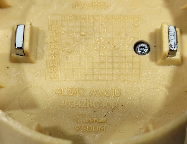 Kołpak do obręczy koła Nissan Note E11