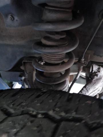 Amortyzator przedni 4062A023 MITSUBISHI