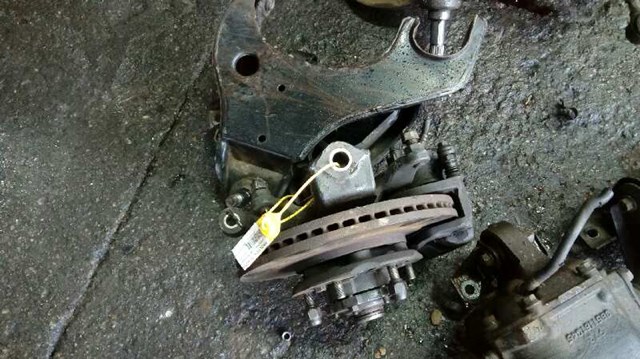 Zacisk hamulcowy przedni prawy 41001VL30C NISSAN