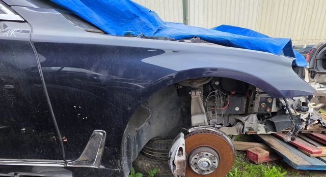 Błotnik przedni prawy 41007427514 BMW