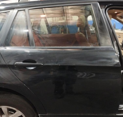 Drzwi tylne prawe 41009628752 BMW