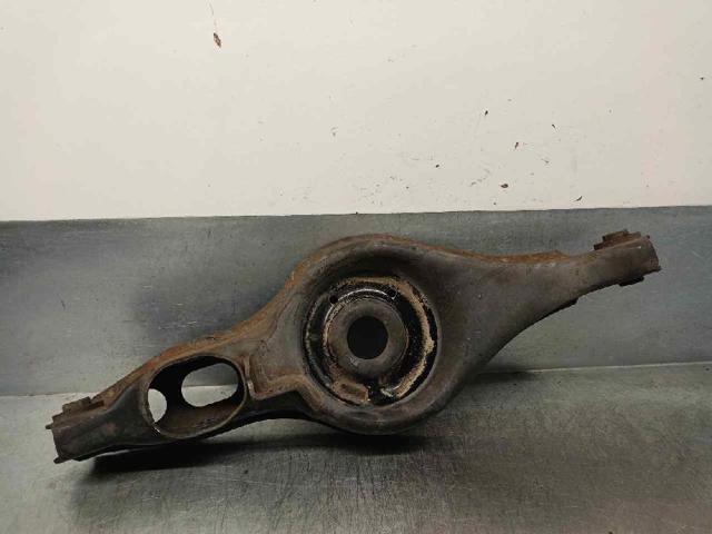 Wahacz zawieszenia tylnego dolny lewy 4113A037 MITSUBISHI