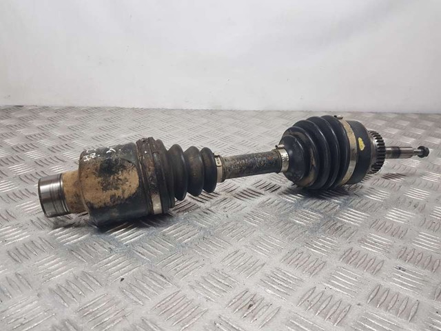 Półoś napędowa przednia 4130008101 SSANG YONG