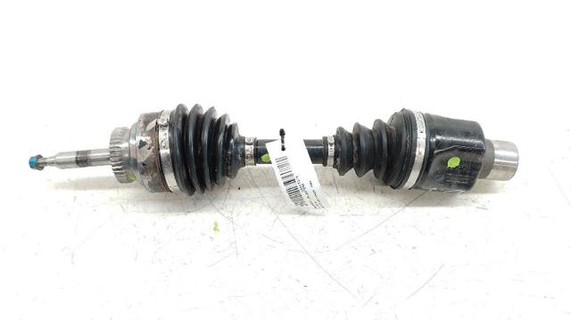 Półoś napędowa przednia 4130008101 SSANG YONG