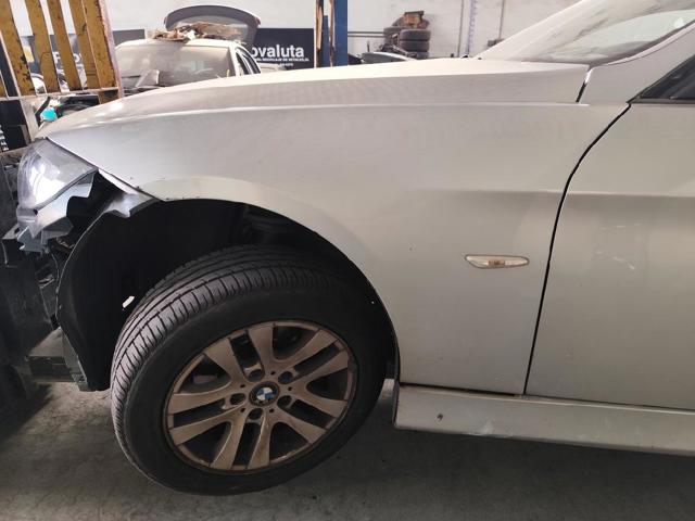 Błotnik przedni lewy 41355A55AF3 BMW