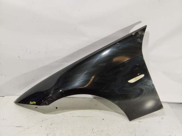 Błotnik przedni lewy 41355A55AF3 BMW