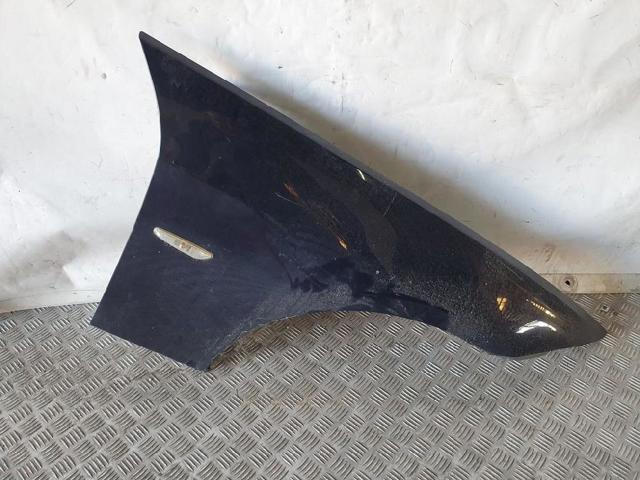 Błotnik przedni prawy 41355A55AF4 BMW