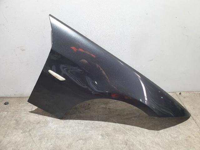Błotnik przedni prawy 41355A55AF4 BMW