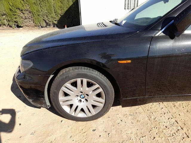 Błotnik przedni lewy 41357061661 BMW