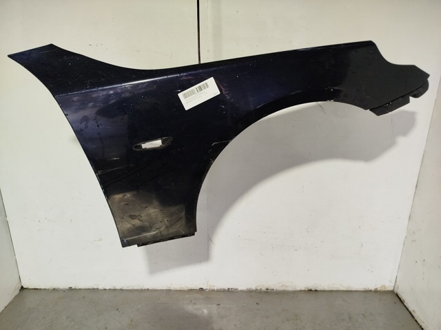 Błotnik przedni prawy 41357111430 BMW