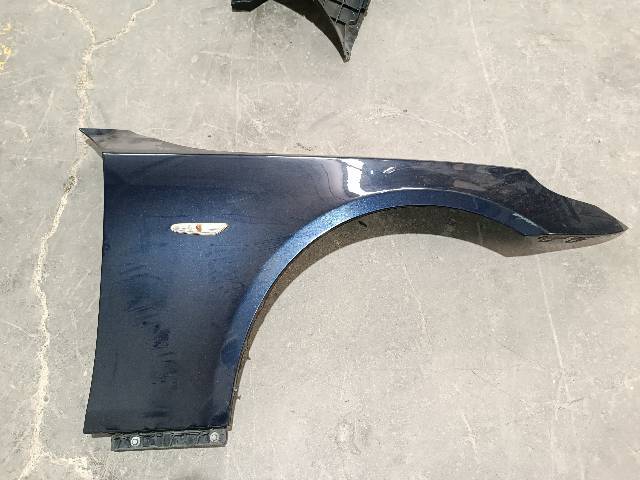Błotnik przedni prawy 41357111430 BMW