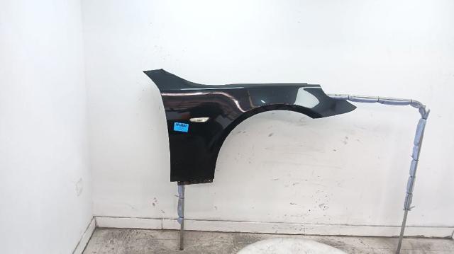 Błotnik przedni prawy 41357111430 BMW