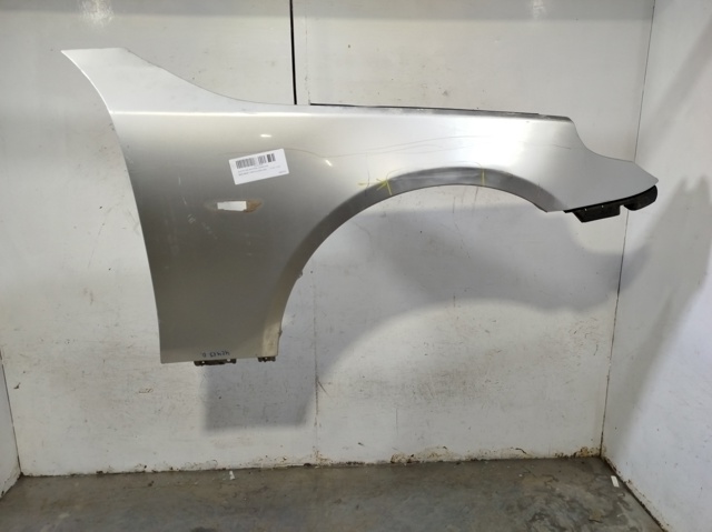 Błotnik przedni prawy 41357111430 BMW