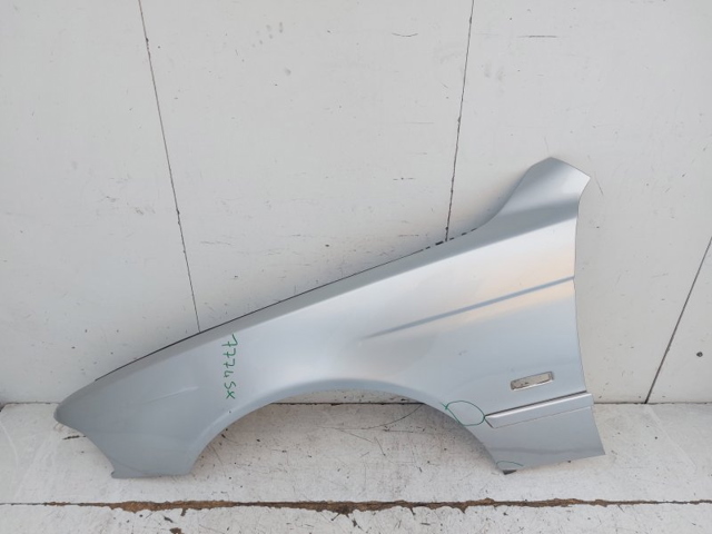 Błotnik przedni lewy 41358162133 BMW