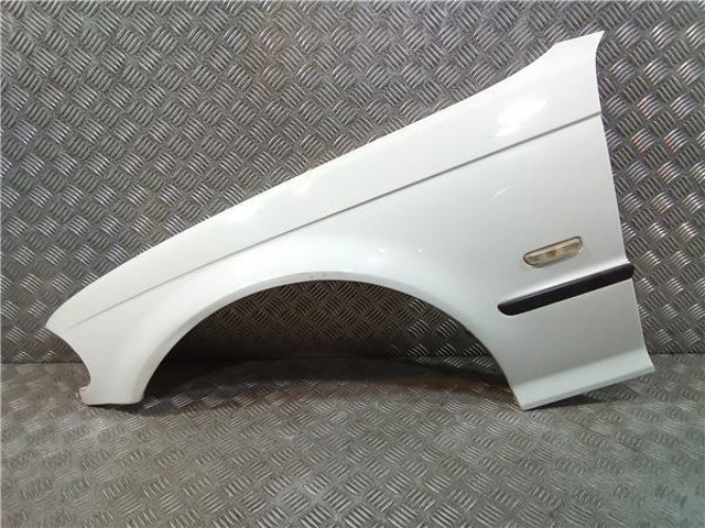 Błotnik przedni lewy 41358240405 BMW
