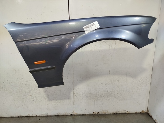 Błotnik przedni prawy 41358240406 BMW